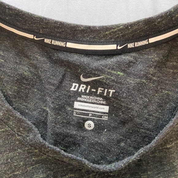 Nike Dri-Fit Workout Top - Picture 3 of 3